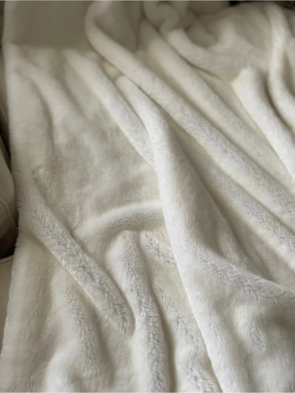 NWOT West Elm Plush White Faux Fur Throw Blanket 50” x 70”